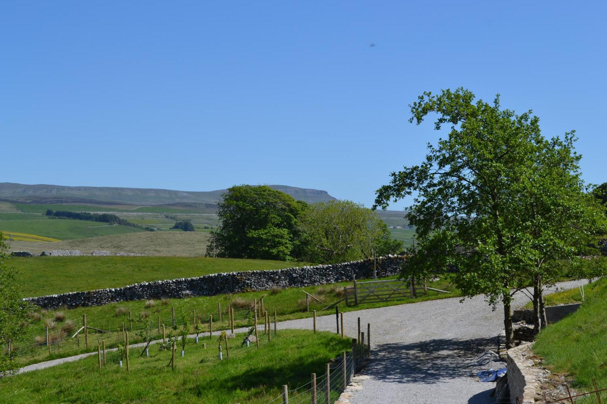 The Warren Lodge Cabin At Ashes Farm, Near Settle Eksteriør bilde