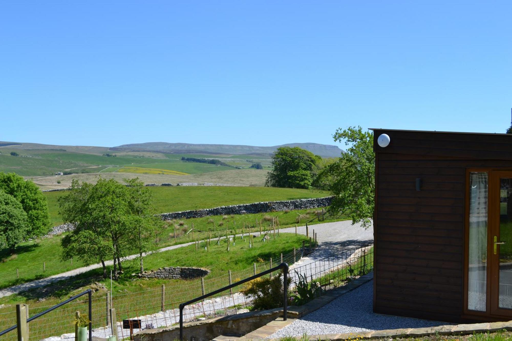 The Warren Lodge Cabin At Ashes Farm, Near Settle Eksteriør bilde