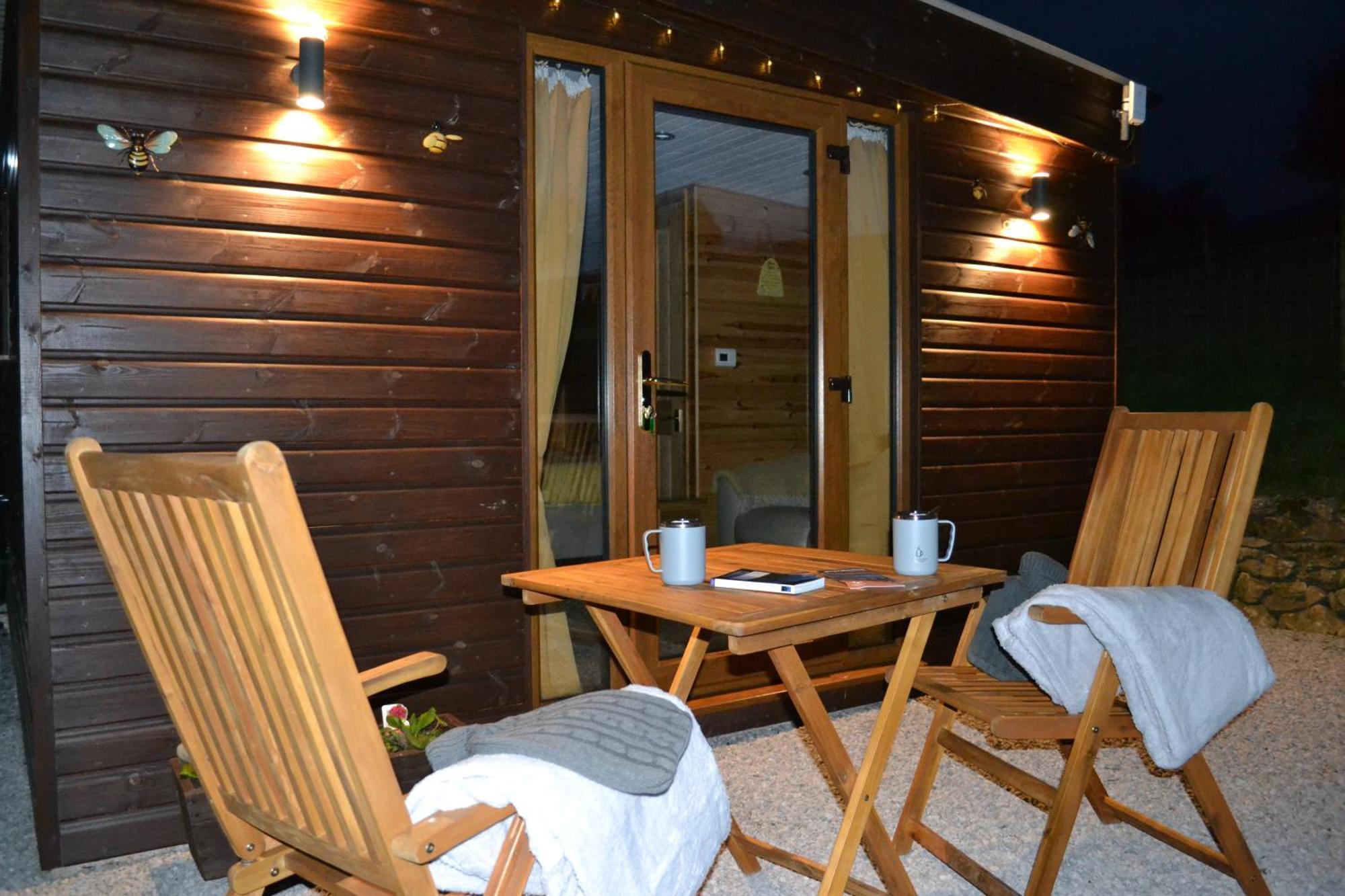 The Warren Lodge Cabin At Ashes Farm, Near Settle Eksteriør bilde